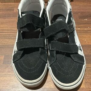 Vans boys high tops with Skeleton Motif